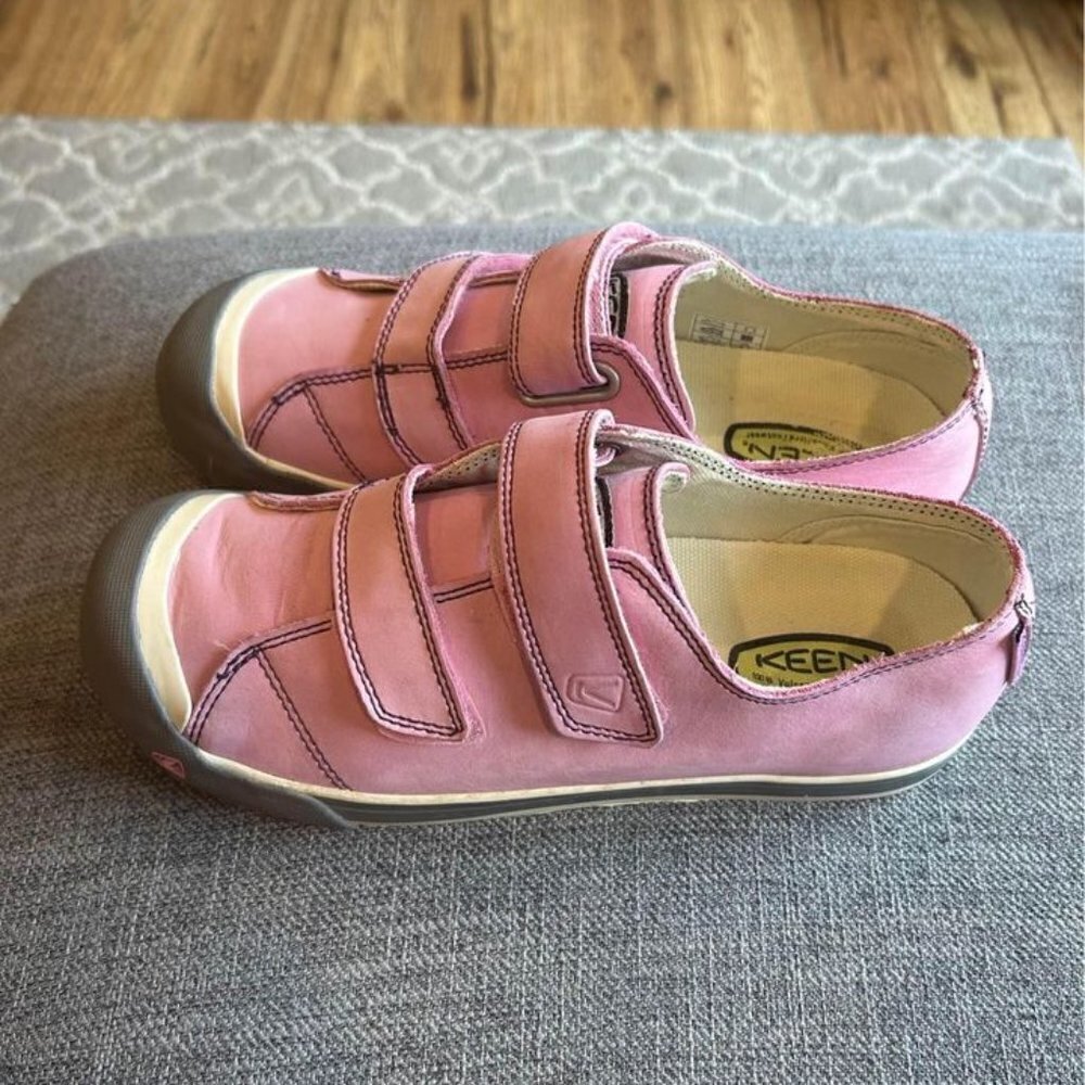 Woman’s KEEN Velcro sneakers. Pink. Size 6. New condition.